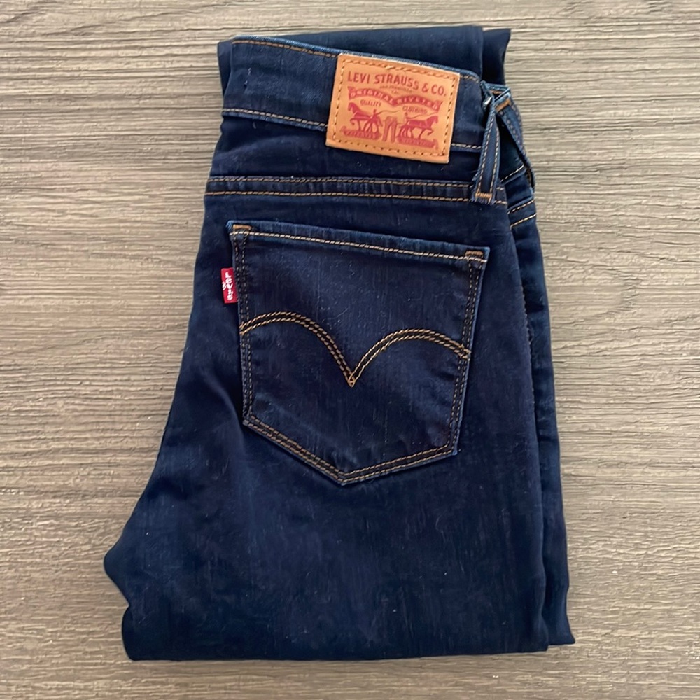 Levi’s 711 mid rise Skinny jeans